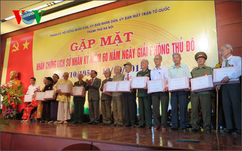 В Ханое прошла встреча со свидетелями истории в связи с 60-летием со дня освобождения столицы